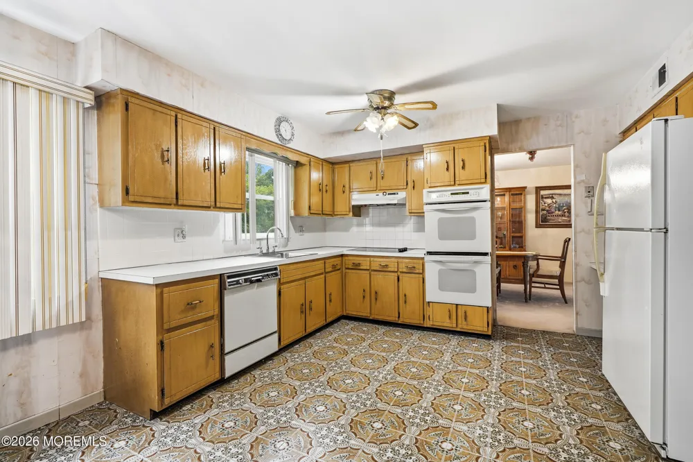 27 Stonehenge Drive Ocean, NJ 07712