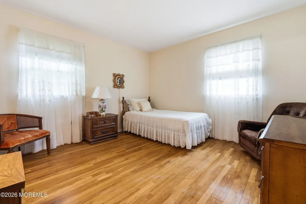 27 Stonehenge Drive Ocean, NJ 07712