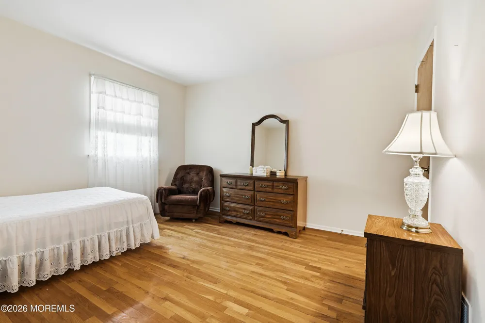27 Stonehenge Drive Ocean, NJ 07712