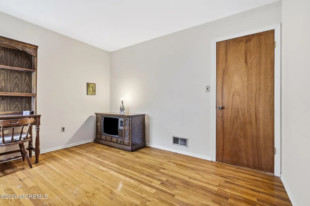 27 Stonehenge Drive Ocean, NJ 07712