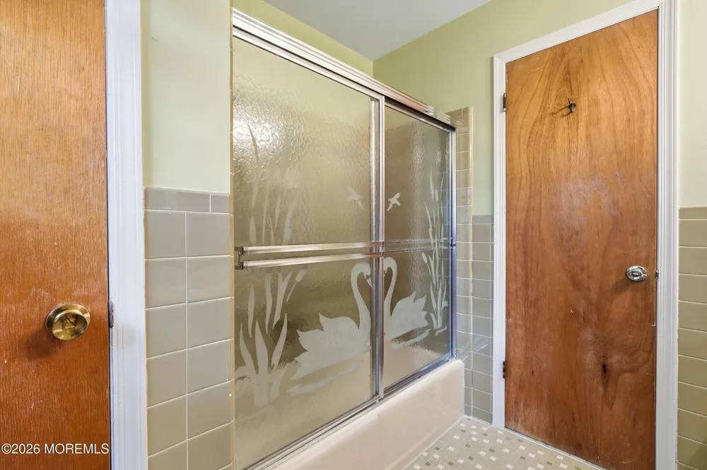 27 Stonehenge Drive Ocean, NJ 07712