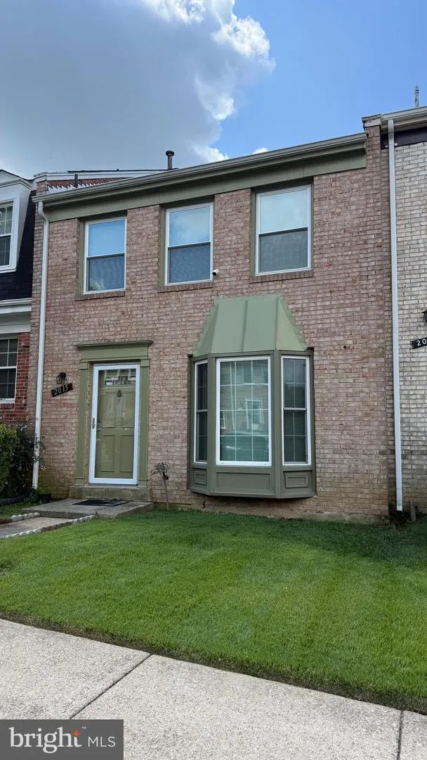 2015 MAYFLOWER DRIVE Woodbridge, VA 22192