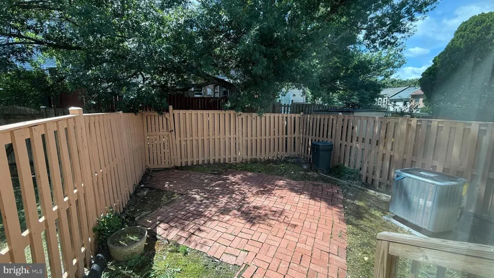 2015 MAYFLOWER DRIVE Woodbridge, VA 22192