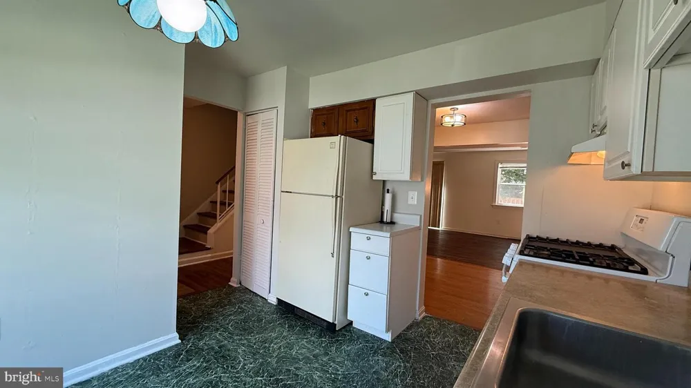 2015 MAYFLOWER DRIVE Woodbridge, VA 22192