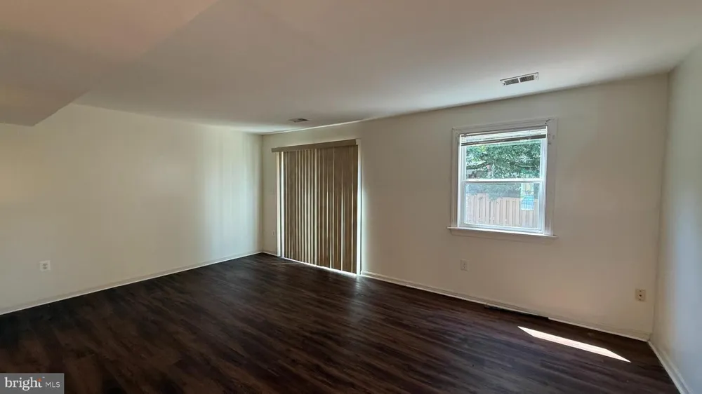 2015 MAYFLOWER DRIVE Woodbridge, VA 22192