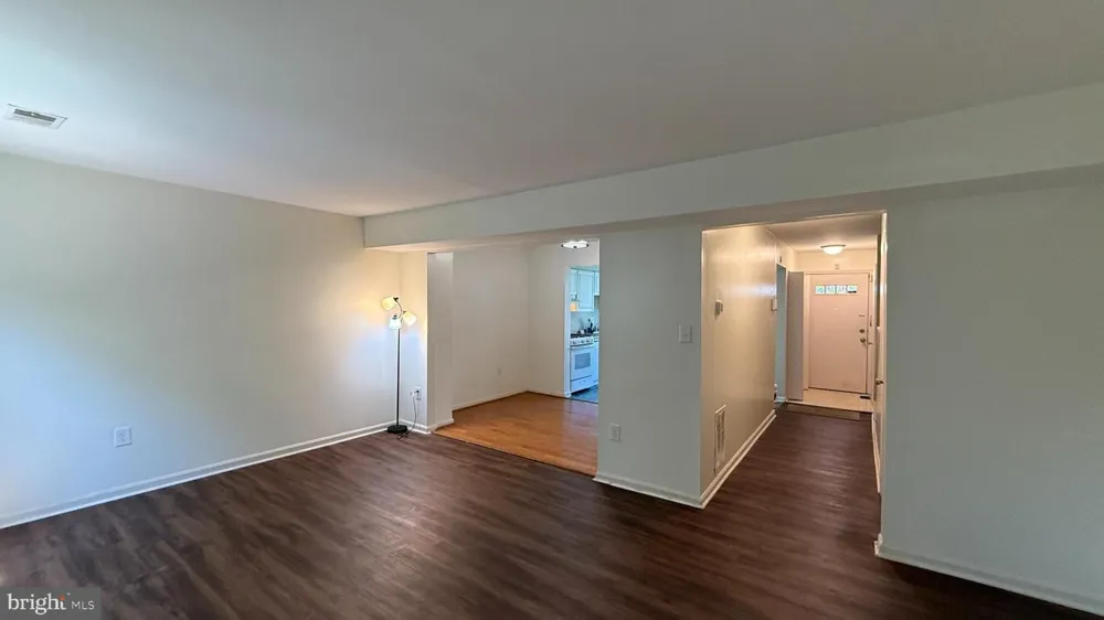 2015 MAYFLOWER DRIVE Woodbridge, VA 22192