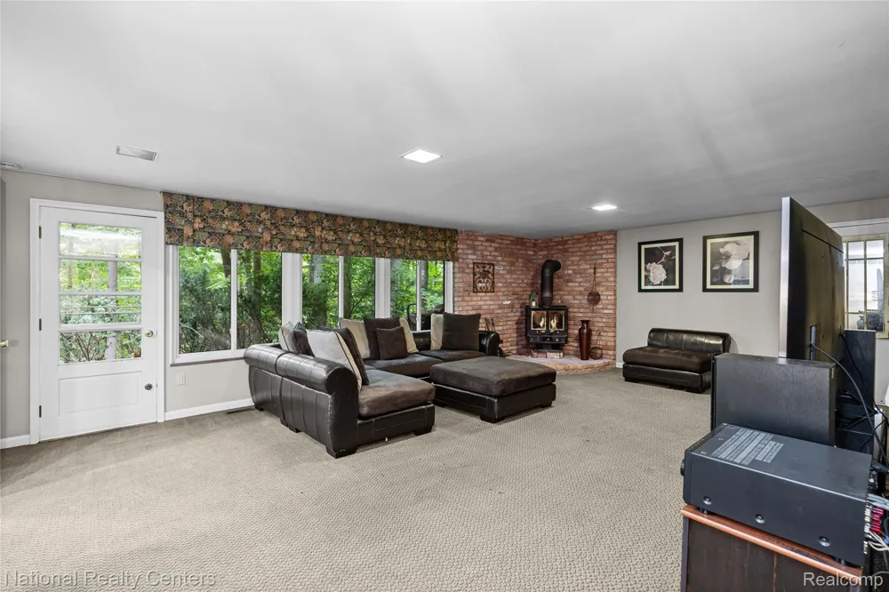 20173 W Whipple Drive Northville Township, MI 48167