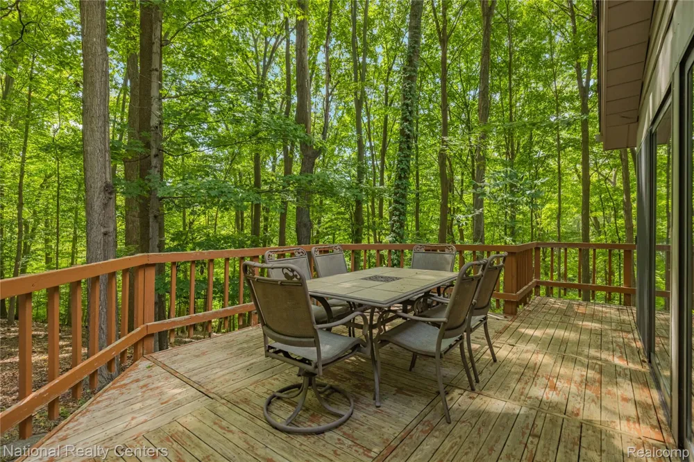 20173 W Whipple Drive Northville Township, MI 48167