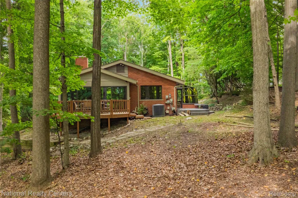 20173 W Whipple Drive Northville Township, MI 48167