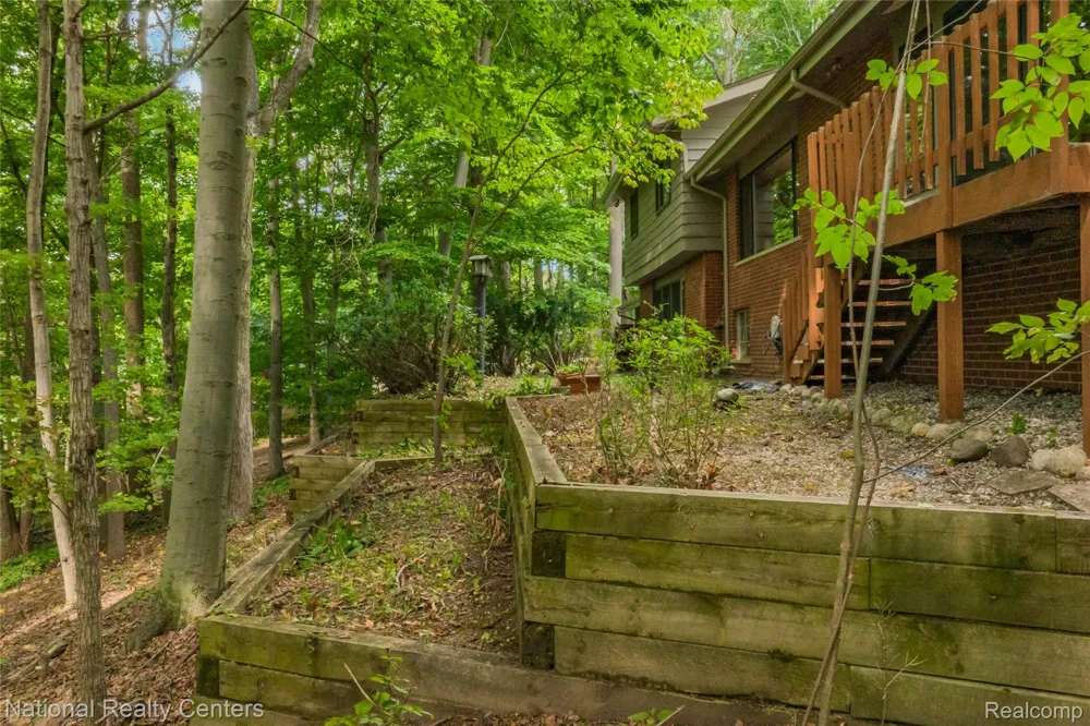 20173 W Whipple Drive Northville Township, MI 48167
