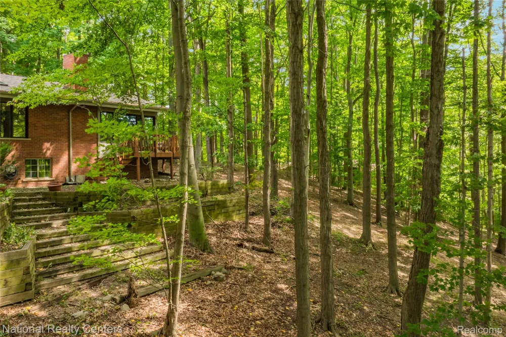 20173 W Whipple Drive Northville Township, MI 48167