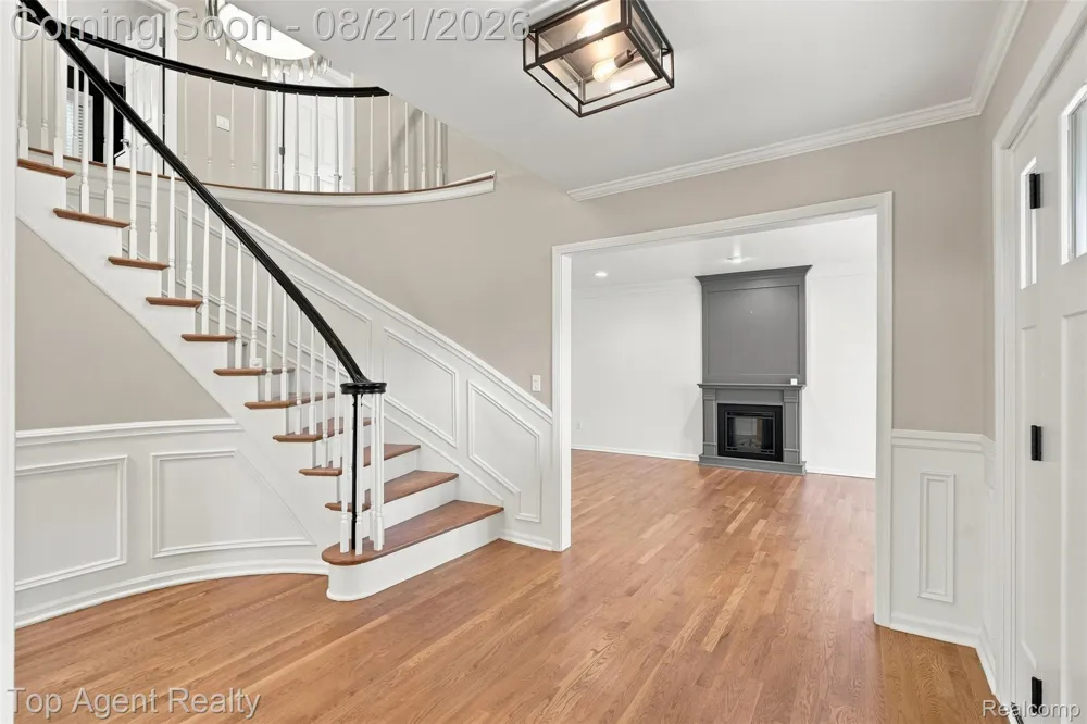 412 Streamview Court Rochester Hills City, MI 48309