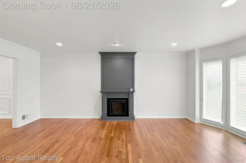 412 Streamview Court Rochester Hills City, MI 48309