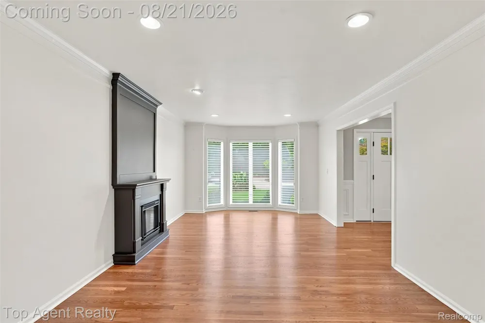 412 Streamview Court Rochester Hills City, MI 48309