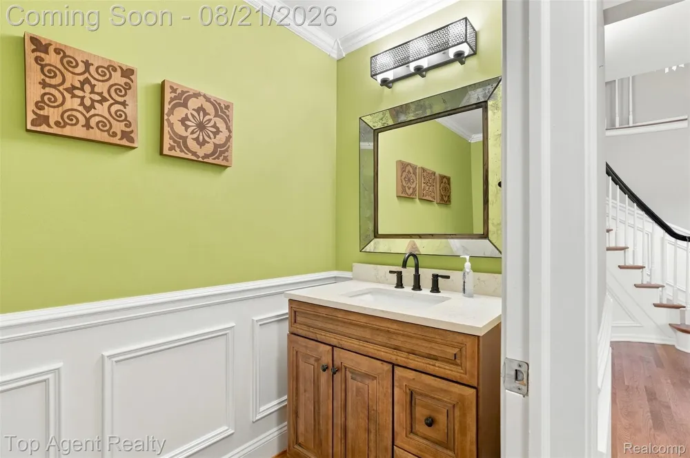 412 Streamview Court Rochester Hills City, MI 48309