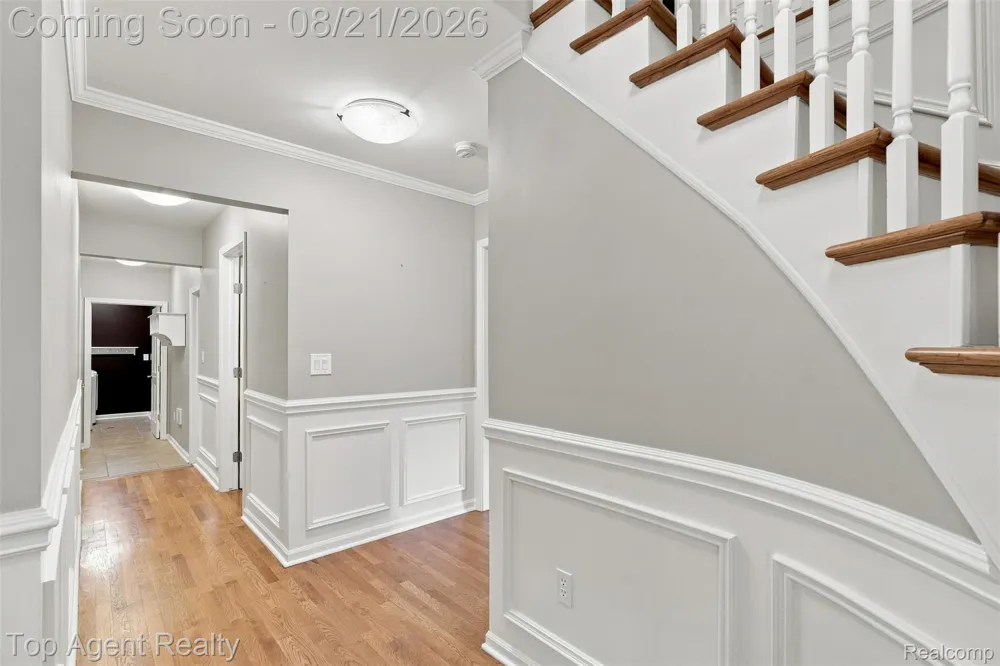 412 Streamview Court Rochester Hills City, MI 48309