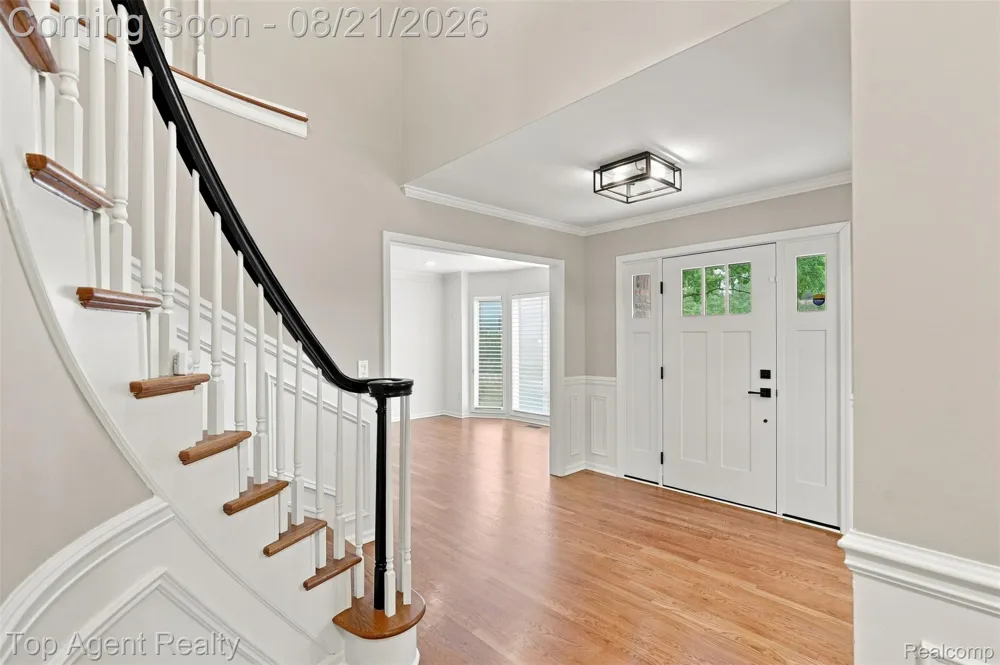 412 Streamview Court Rochester Hills City, MI 48309