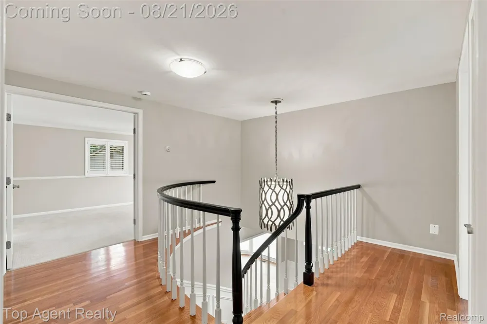 412 Streamview Court Rochester Hills City, MI 48309