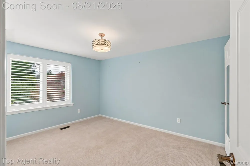 412 Streamview Court Rochester Hills City, MI 48309