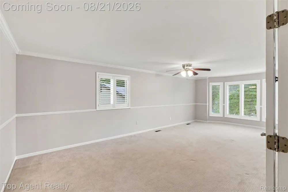 412 Streamview Court Rochester Hills City, MI 48309