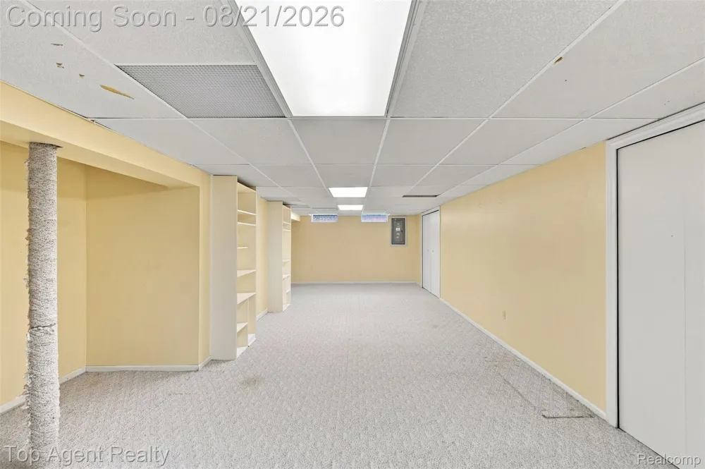 412 Streamview Court Rochester Hills City, MI 48309