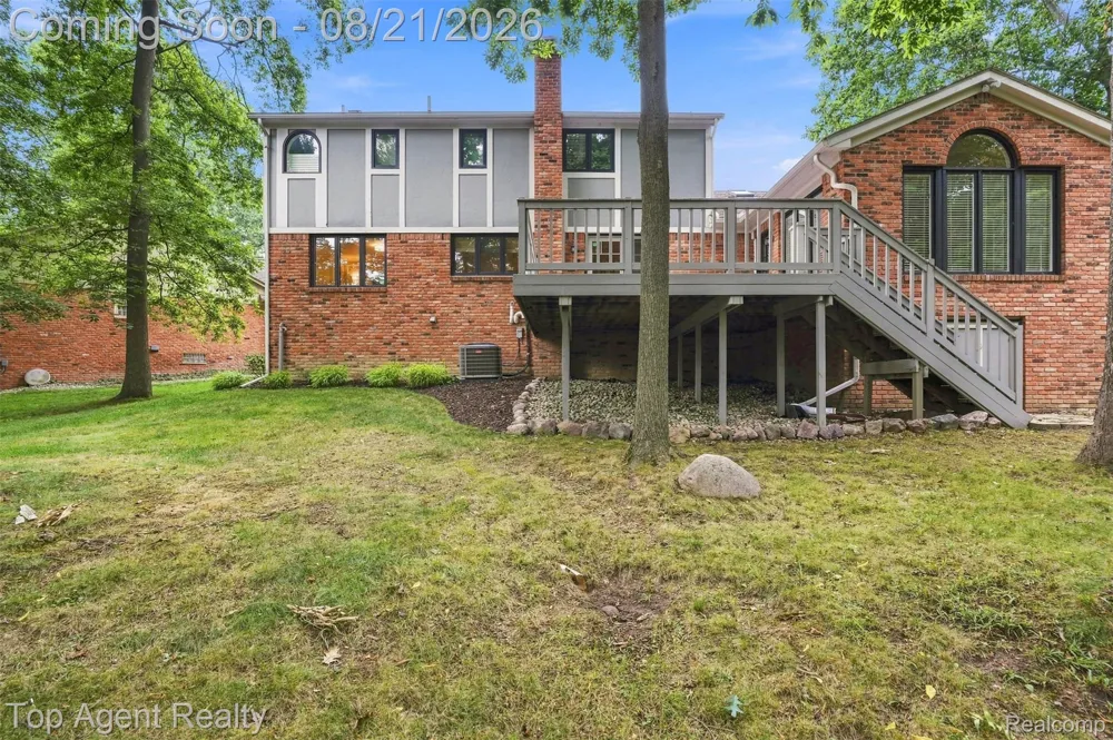 412 Streamview Court Rochester Hills City, MI 48309