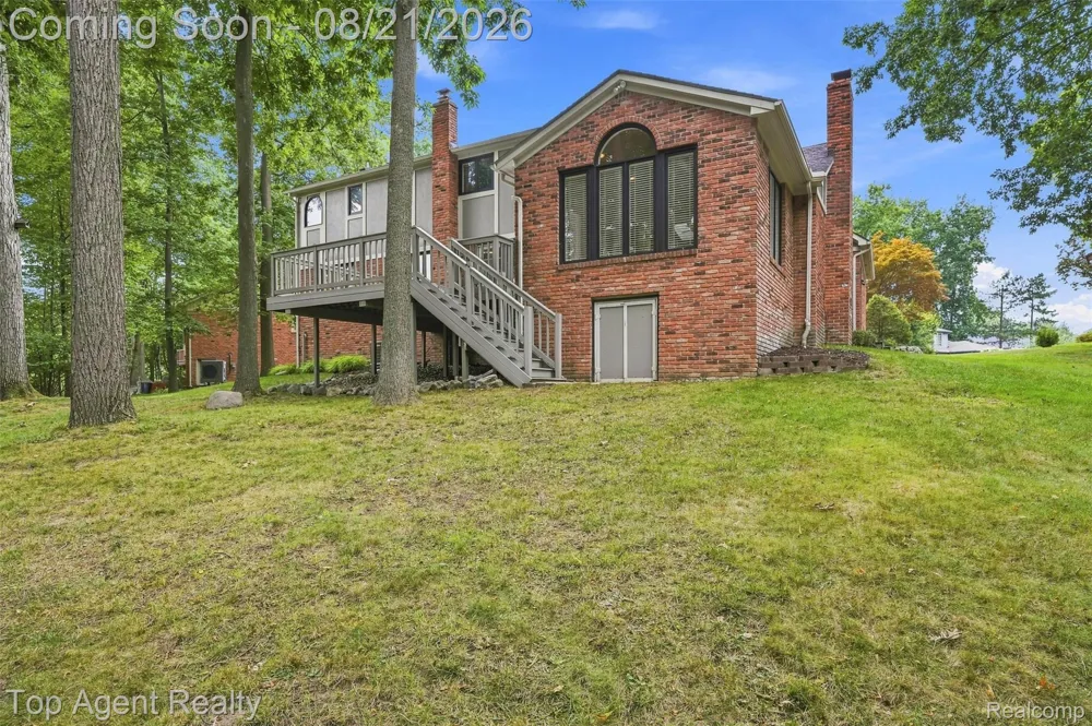 412 Streamview Court Rochester Hills City, MI 48309