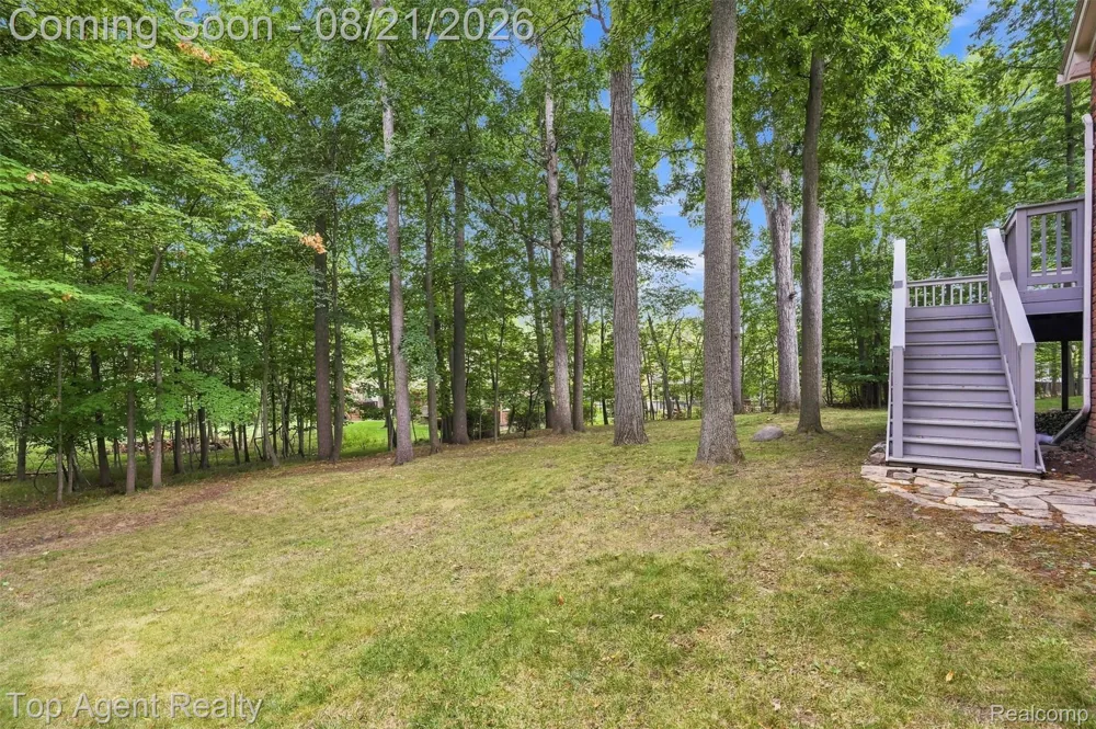 412 Streamview Court Rochester Hills City, MI 48309