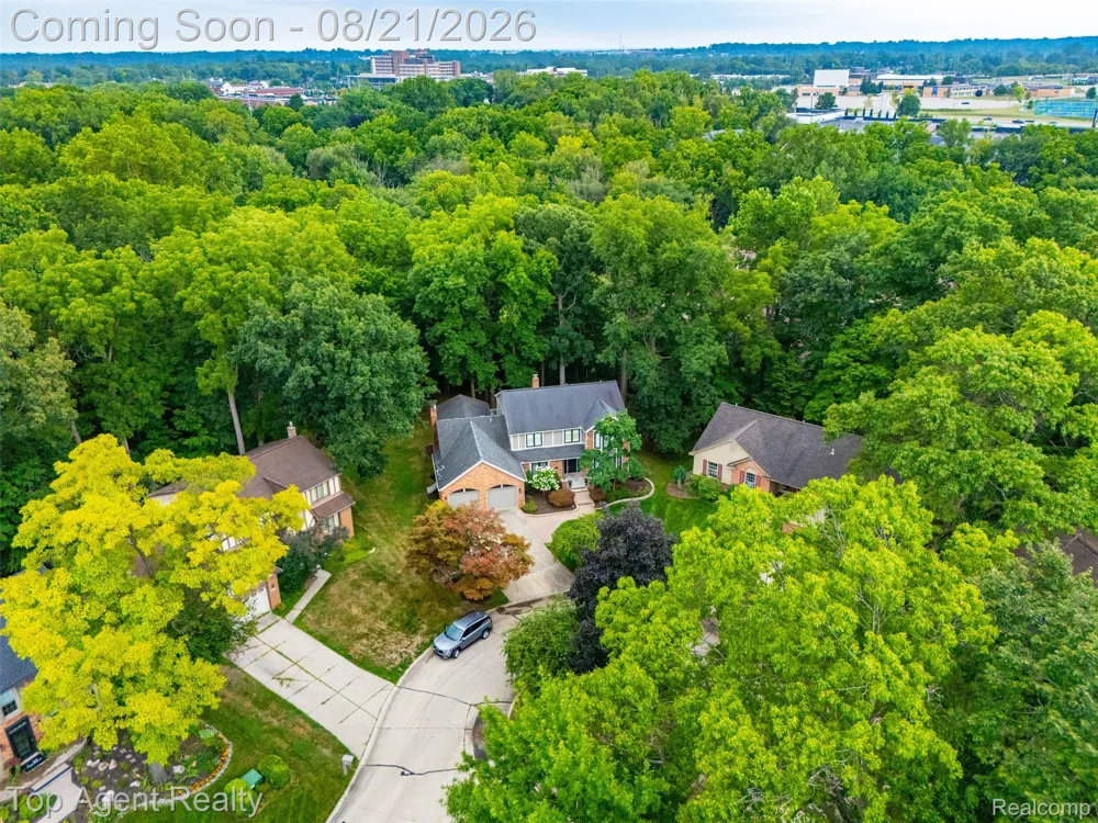 412 Streamview Court Rochester Hills City, MI 48309