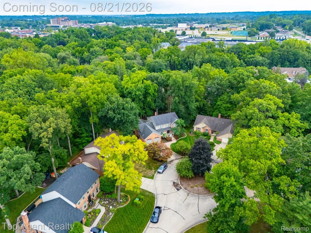 412 Streamview Court Rochester Hills City, MI 48309