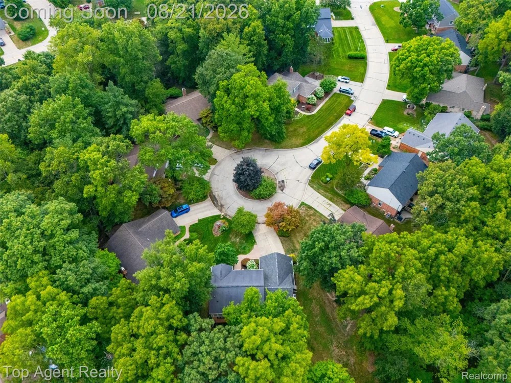 412 Streamview Court Rochester Hills City, MI 48309