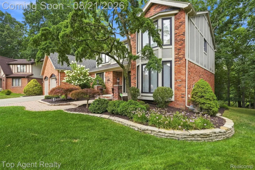 412 Streamview Court Rochester Hills City, MI 48309