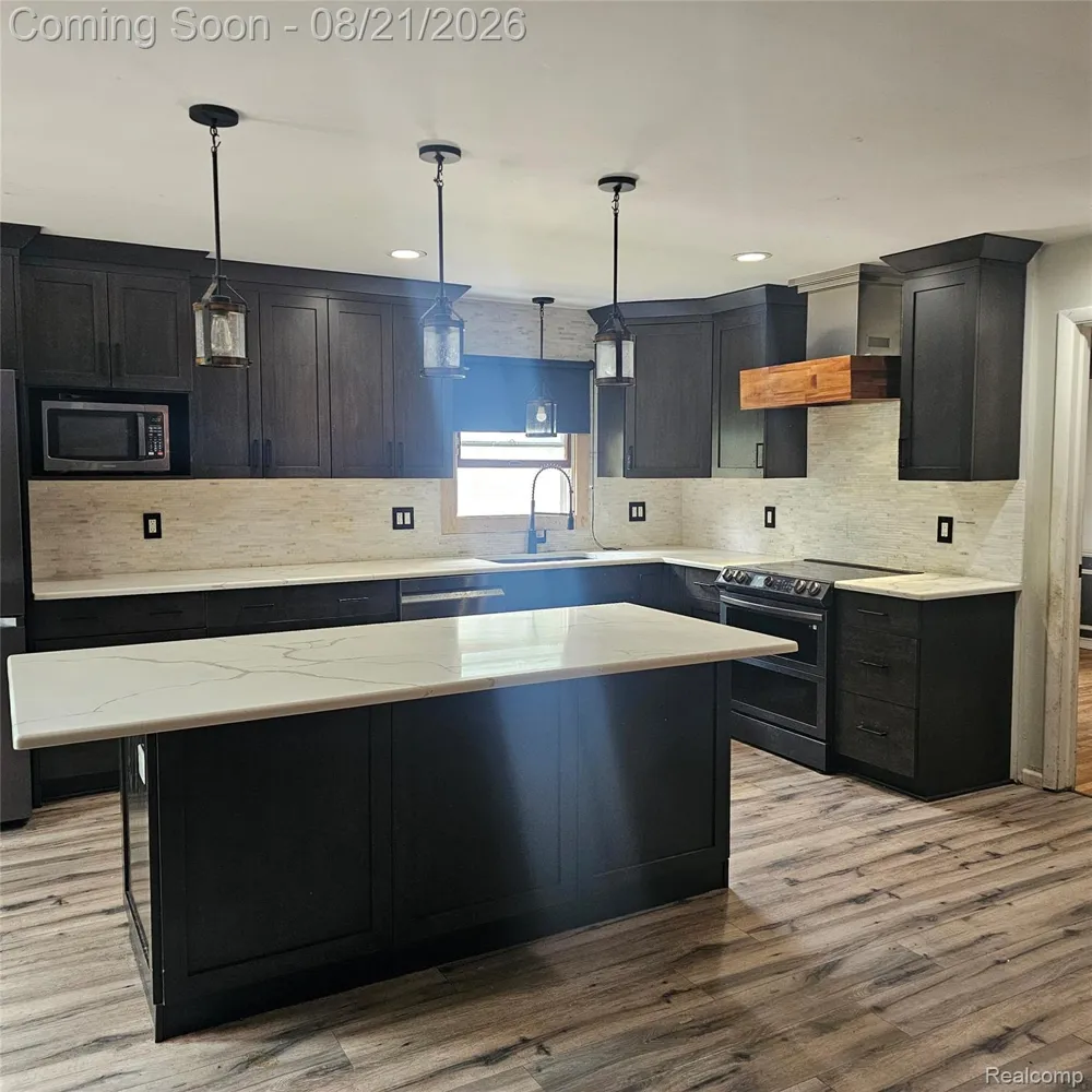 716 Weybridge Drive Bloomfield Hills City, MI 48304
