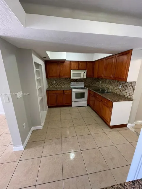1567 NW 60th Ave #G