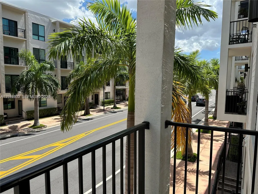 8201 NW 41st St #D-206 Doral, FL 33166