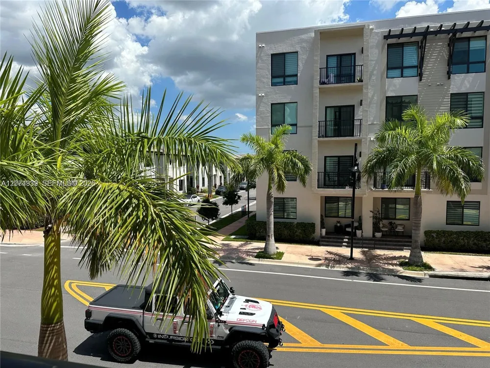 8201 NW 41st St #D-206 Doral, FL 33166