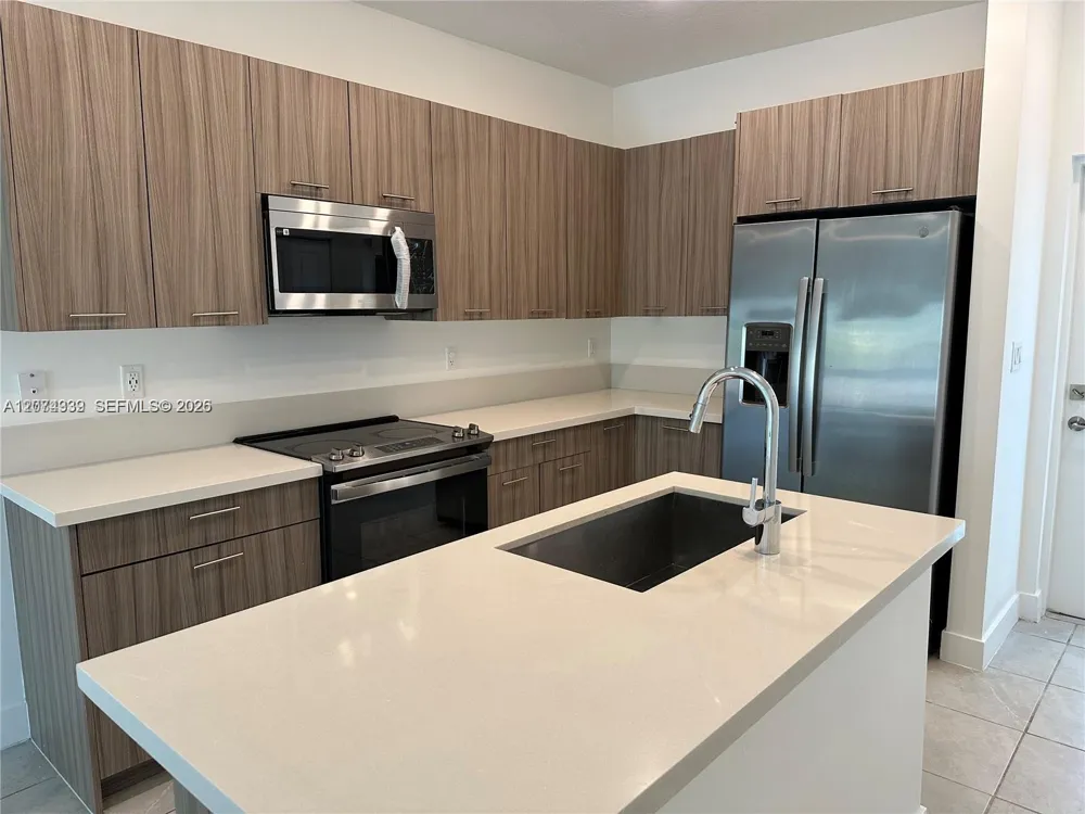 8201 NW 41st St #D-206 Doral, FL 33166