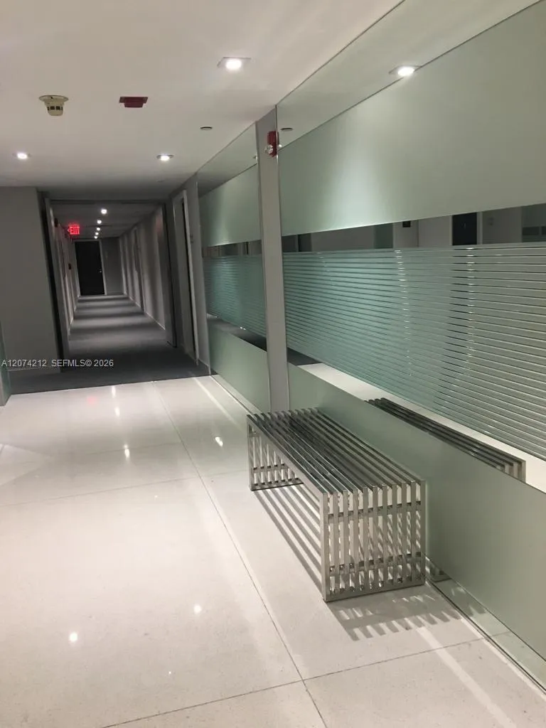 20379 W Country Club Dr #2433 Aventura, FL 33180