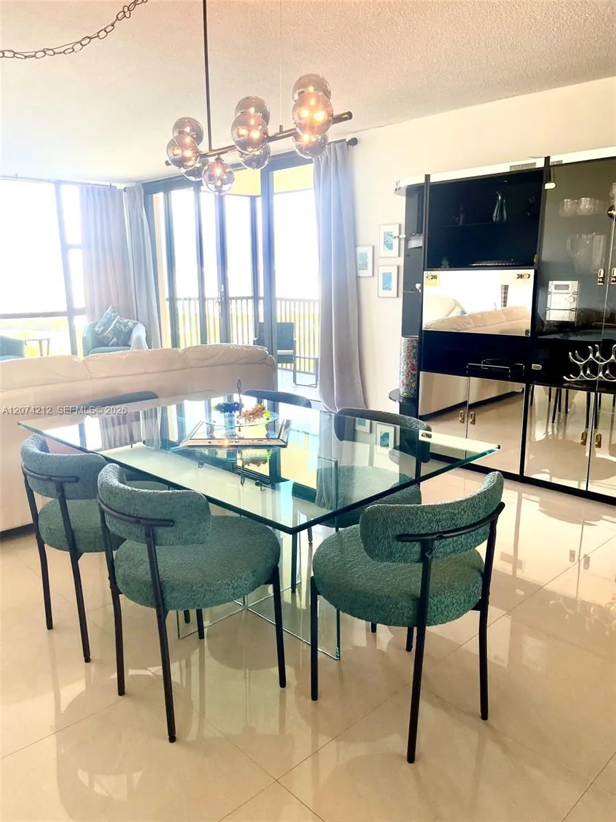 20379 W Country Club Dr #2433 Aventura, FL 33180