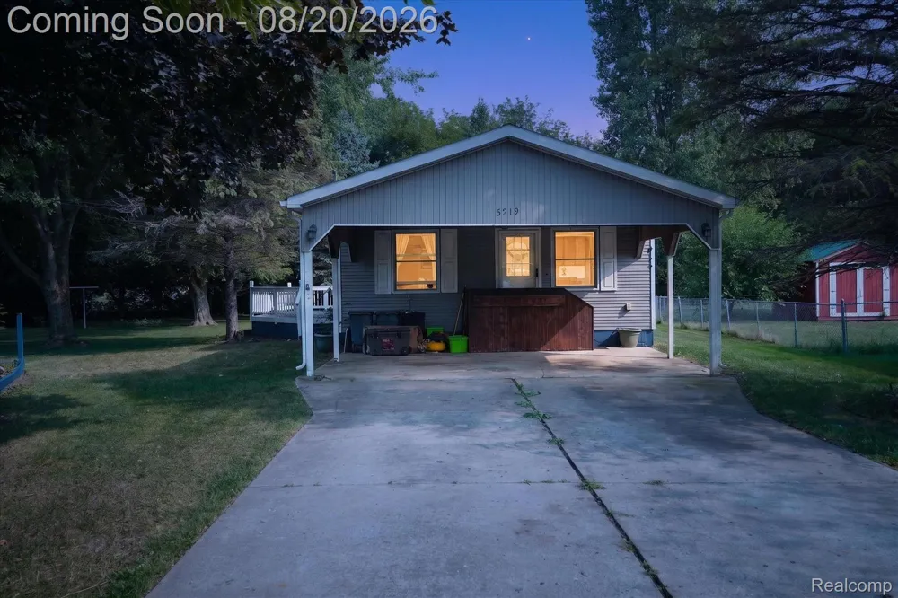 5219 E Carpenter Road Genesee Charter Township, MI 48506