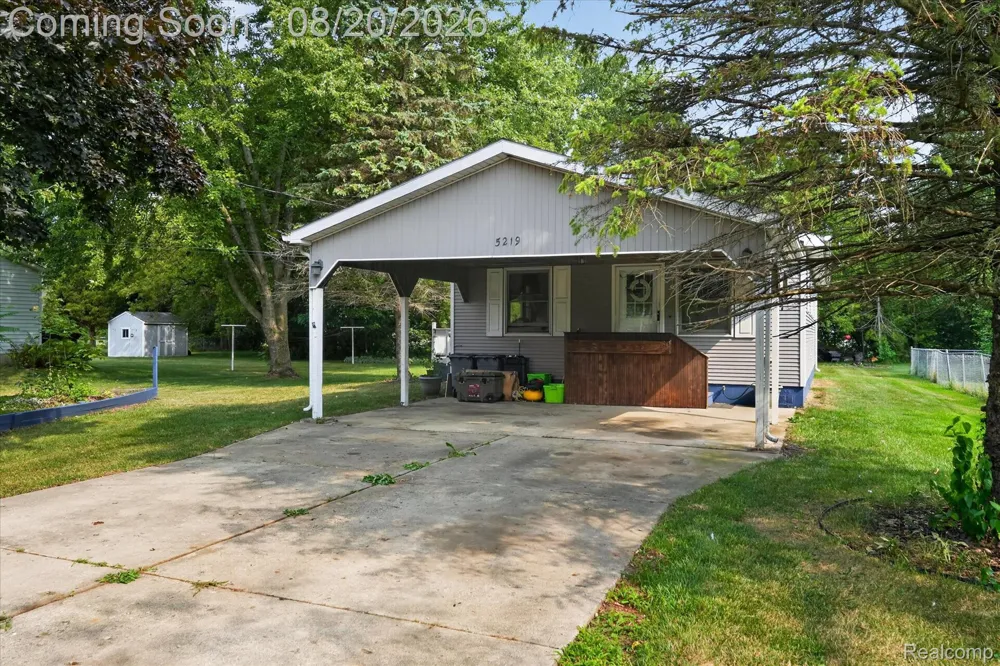 5219 E Carpenter Road Genesee Charter Township, MI 48506