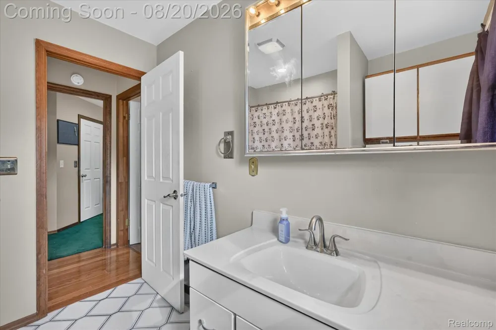 5219 E Carpenter Road Genesee Charter Township, MI 48506