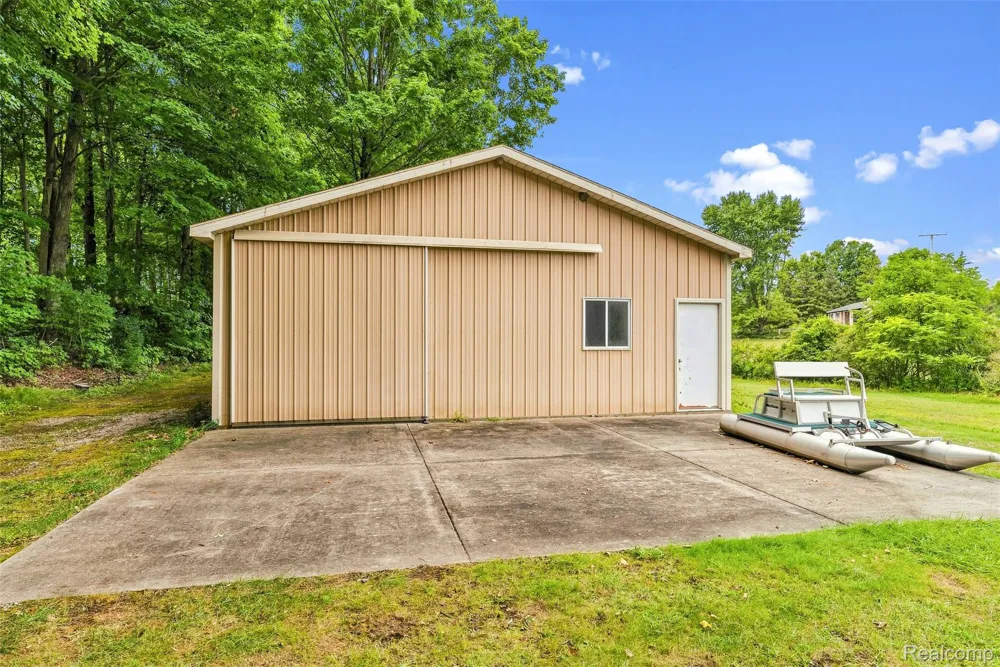 5880 Sawmill Lake Road Brandon Charter Township, MI 48462
