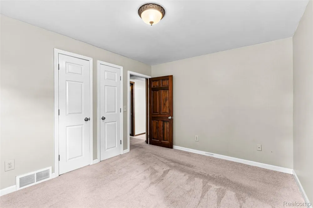5880 Sawmill Lake Road Brandon Charter Township, MI 48462