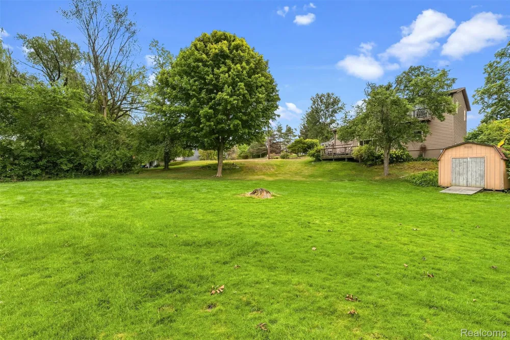 5880 Sawmill Lake Road Brandon Charter Township, MI 48462