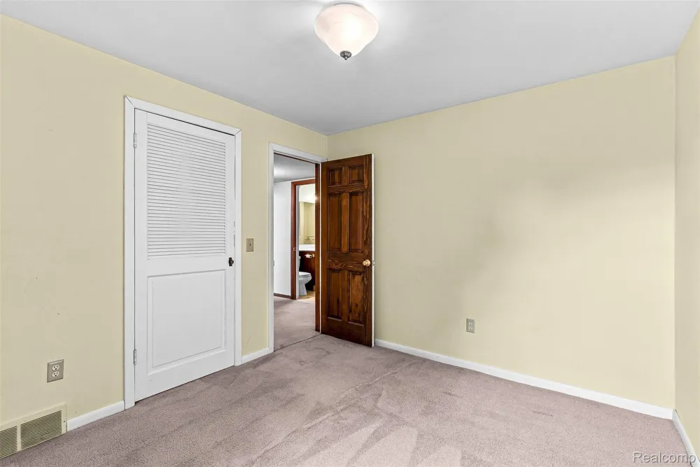 5880 Sawmill Lake Road Brandon Charter Township, MI 48462