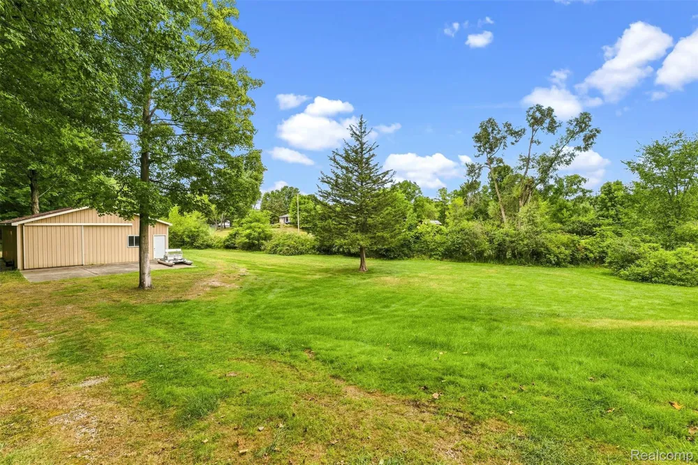 5880 Sawmill Lake Road Brandon Charter Township, MI 48462