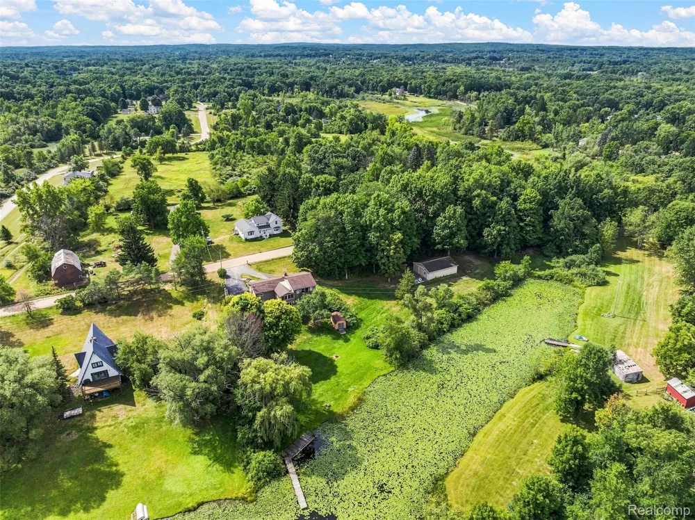 5880 Sawmill Lake Road Brandon Charter Township, MI 48462