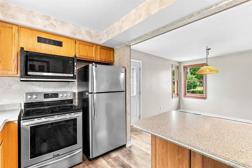 5880 Sawmill Lake Road Brandon Charter Township, MI 48462