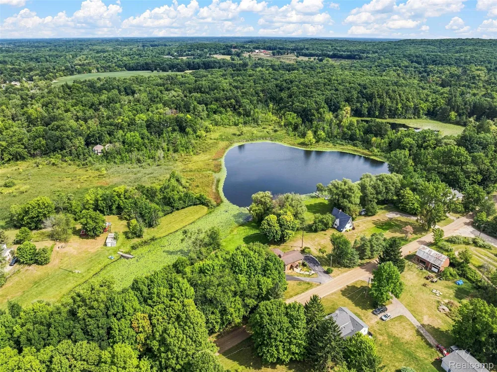 5880 Sawmill Lake Road Brandon Charter Township, MI 48462